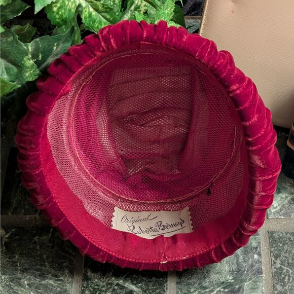 MCM 1950s Vintage Pink Fuschia Velvet Hat w/ Pearl & Rhinestone, Roberta Bernays - Picture 8 of 8